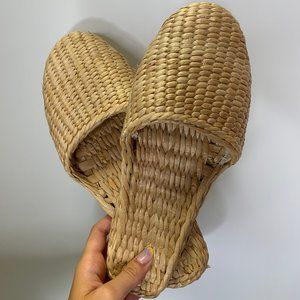 1950s Tan Wicker Closed-Toe Sandals